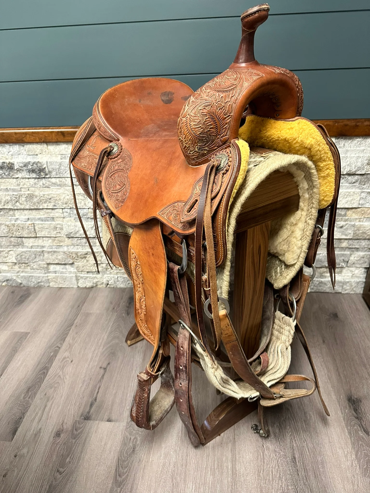 Handcrafted Solid Wood Saddle Stand – Equestrian Saddle Rack & Blanket Holder - Image 4